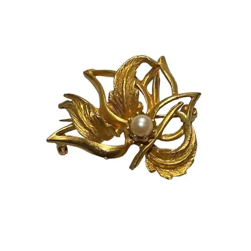 Vintage Designer HAR Brushed Gold Single Pearl Costume Jewelry Brooch Pin Gold