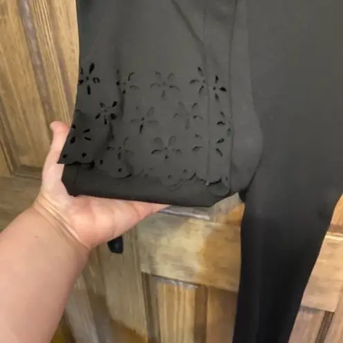 Bailey 44 Eyelet Hem Laser Cutout Floral Pernnial Crop Pants Black Small.