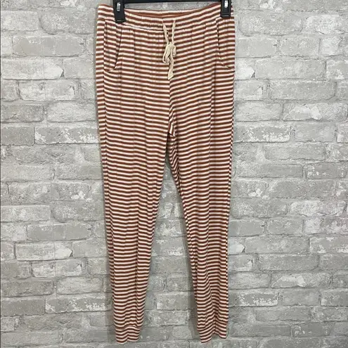 Eberjay Eberjey Quincy Runner Striped Lounge Set in Pecan & White - Image 9