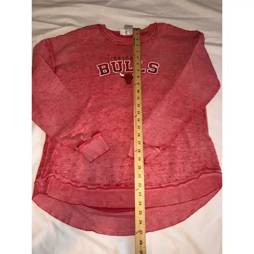 Chicago Bulls NBA Sweatshirt Womens Size M Red High Low Hem Soft Lightweight Size M