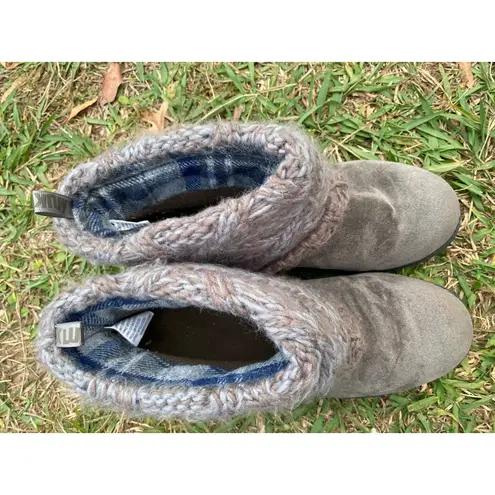 Muk Luks Gray Faux Suede Knit Cuff Ankle Boots 9 Cozy Winter Ski Resort Snow Bun