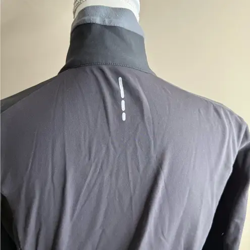 Salomon Women's Black Jacket with Pink Accents clima wind momentum jacket med