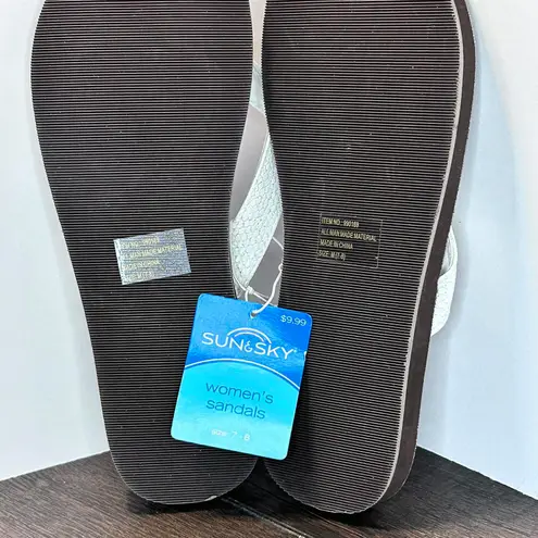 Sun & Sky flip flops with white straps Women's Size 7/8