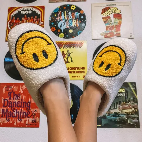 Smiley Face Plush Slippers Size M