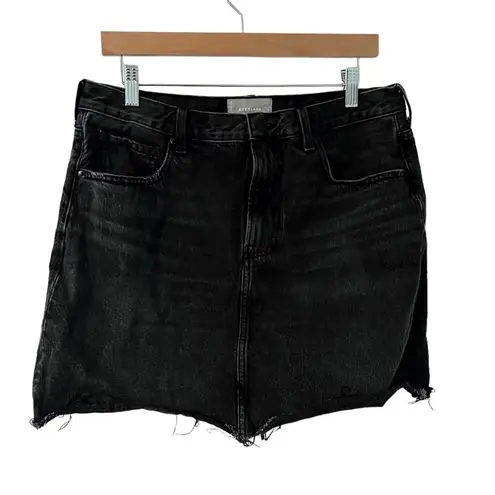 Everlane  Raw Hem The Denim Skirt in Washed Black