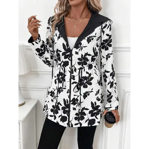 NWT ~ Women's Reversible Black & White Floral Jacket Short Coat & Hood ~ Size XL