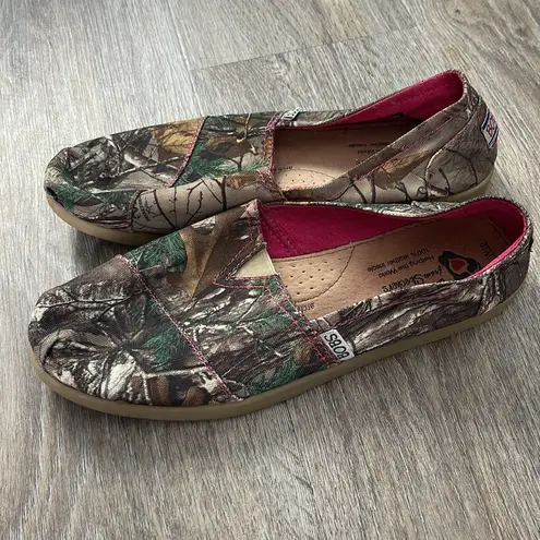 Bob’s Skechers Camouflage Slip
