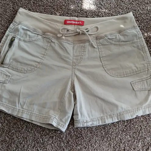 Unionbay womens tan cargo shorts size 9