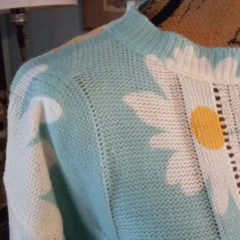 Miss Sparkling Aqua Blue & White Daisy Print Openwork Pull Over Sweater Size M