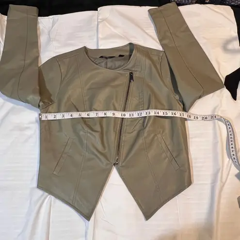 Stylish Gray Faux Leather Asymmetrical Cropped Moto Jacket with Zipper Detail Green