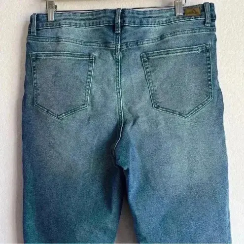 Jordache  Women’s High‎ Rise Straight Raw Hem Blue Cropped Jeans Size 16