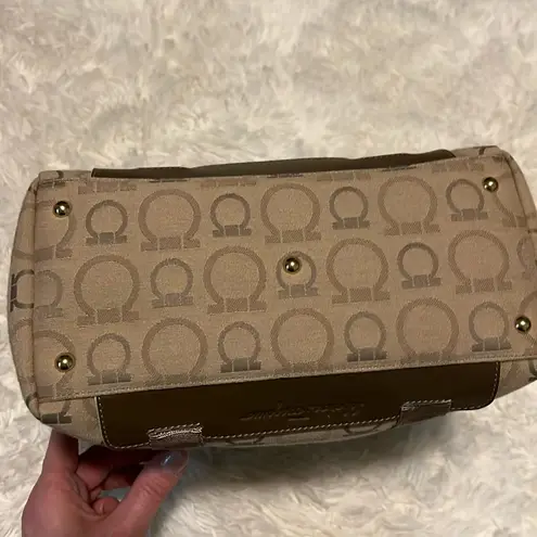 Salvatore Ferragamo Gancini Handbag Color Beige SN AF- 215373 EUC 9/10