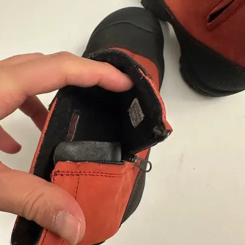 Keen Women's Insulated Waterproof Snow Boot With Side Zipper Size 7.0