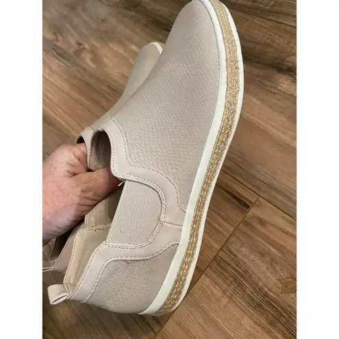 Bella Vita Wrenley Athletic Shoes Women's 10 M Beige Slip On Low Top Sneaker S22