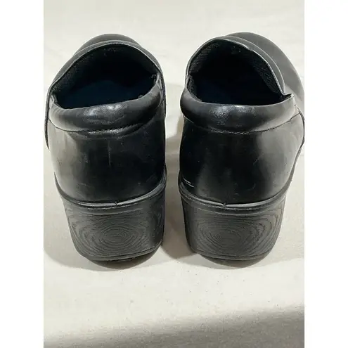 Woman’s Dr Scholls Black Leather 9 M Slip On Work Shoe Slip
