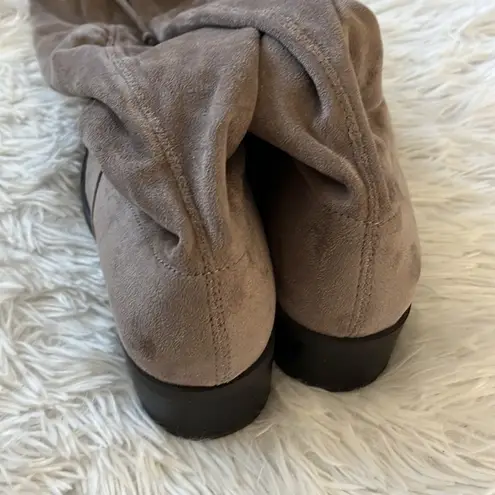 Unisa Adivan Over the Knee pull on Boots in taupe size 7.5 M