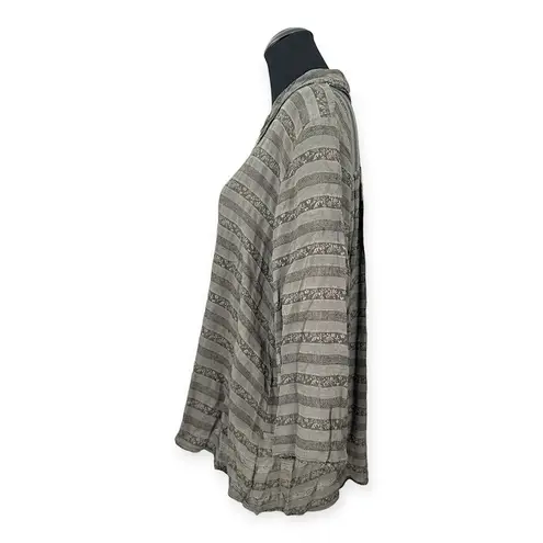 CP Shades | Medium | RARE 100% Rayon Gray Striped 3/4 Sleeve Button Down Shirt
