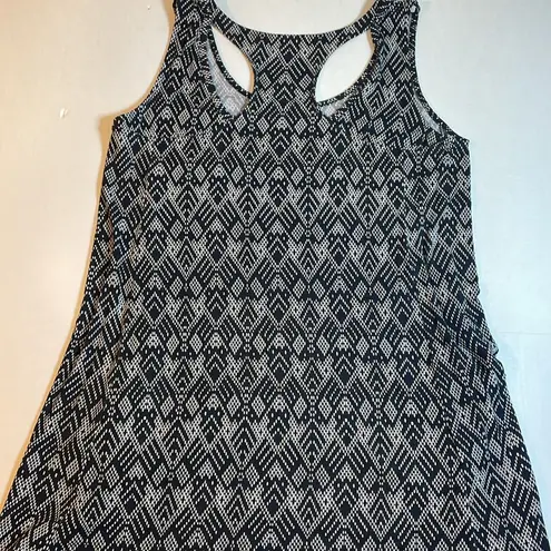 Soma Swing Tunic Tank Black & White Aztec Design Sleeveless Pockets Oversized M