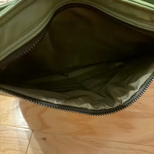 Royln Luxe Bag Quilted Shoulder Bag Olive Green Crossbody Purse Modern Sleek Hip