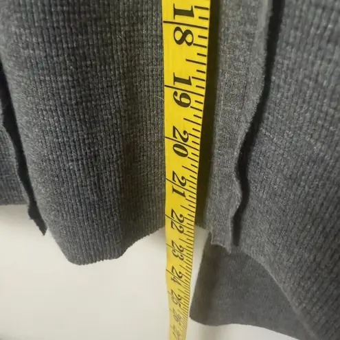 The GREii Top Womens Medium Gray Waffle Knit Heart Embroidered Thermal Lounge