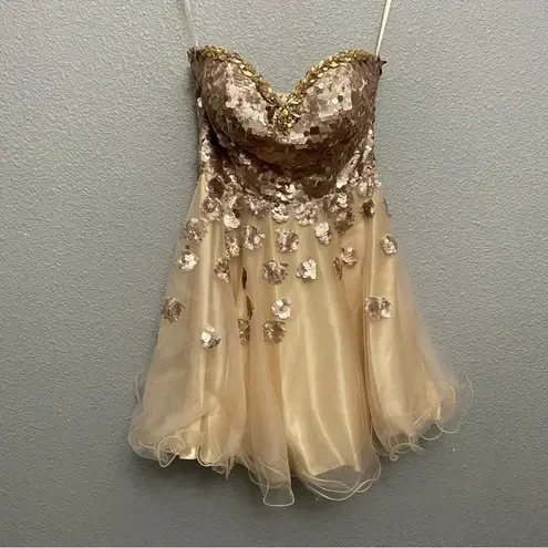 Amelia Couture strapless sweetheart neckline gold sequin prom dress size 8