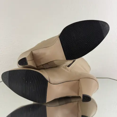 Hill & Dale Vintage 1970s Designer Tan Beige Leather Swirl Low Heel Ankle Boots