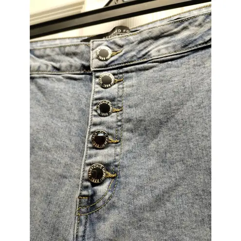 City Chic Size 20 Button Fly Light Wash Distressed Harley High Rise Crop Jeans