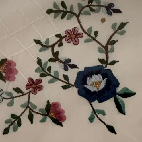 Same Game Different Name (SGDN) Ivory Embroidered Cotton Blouse — Size L White Size L