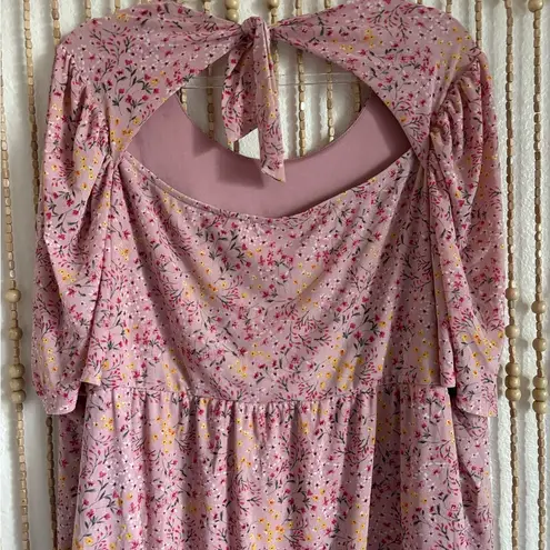 Siren Lily Strety Pink Cottage Floral Short Sleeve Feminine Cutout Back Blouse