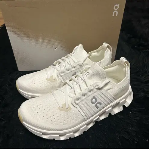 ON CLOUDSWIFT white cream lace up running athletic training shoes sneakers sz 9
