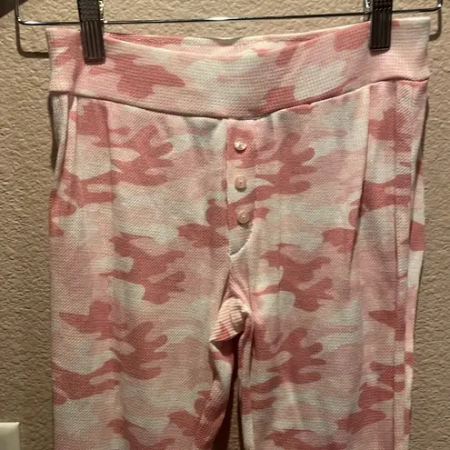 Maidenform New Women’s Pink Camouflage Pajama Set Size Small NWOT