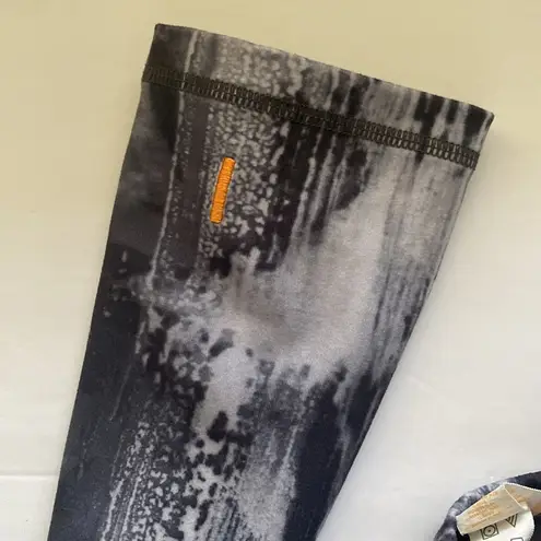 Lucy women’s gray graphic print athletic yoga workout leggings, size large