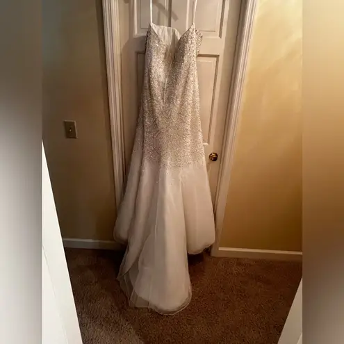 Galina Signature Ivory Wedding dress Size 18W