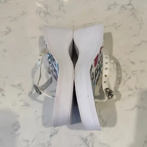 Guess  Hearts white Platform Flip Flop size 10 silver accent hearts Y2K baddie