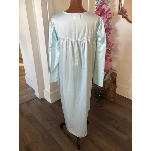 Miss Elaine Blue Embroidered Nightgown Long Sleeve Button Front Size M Size M
