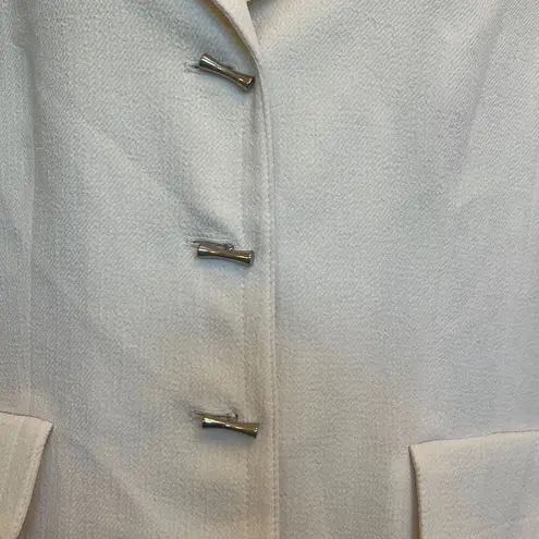 Kasper 8P Petite Cream 3 Button Silver Accent Work Office Blazer Jacket Seamed