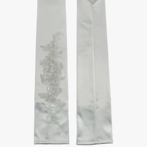 White Floral Embroidered Satin Fingerless Bridal Gloves