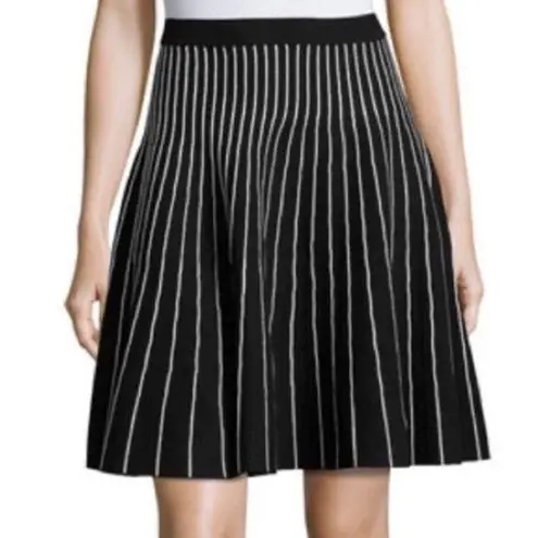 Carmen Marc Valvo Black Pleated Skirt Size S 12” Waist. Send Offer!