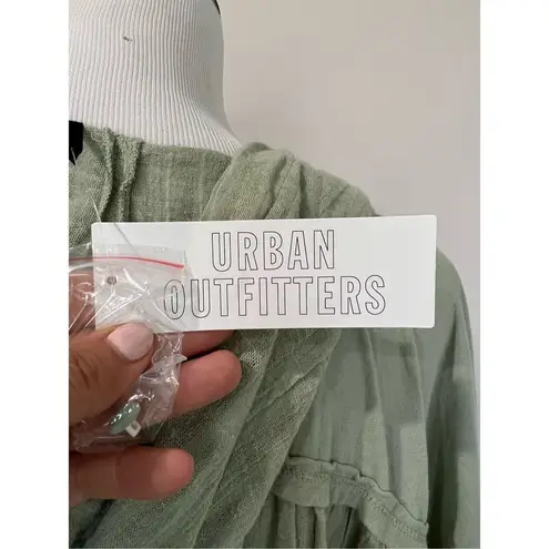 Urban Outfitters  NWT top oversized gaze hoodie size L