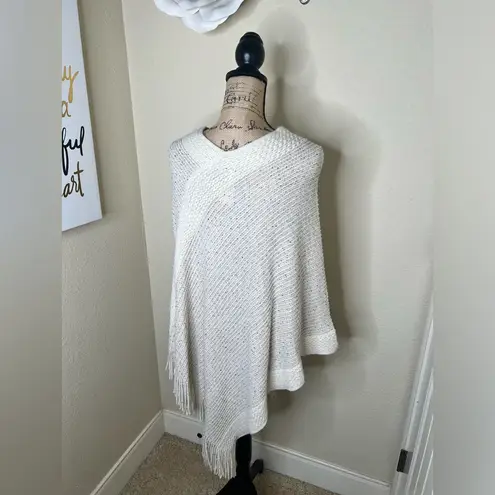 NTM: Cejon Cream Metallic Gold Knit Poncho NWT Fringe Pullover OSFM Size undefined