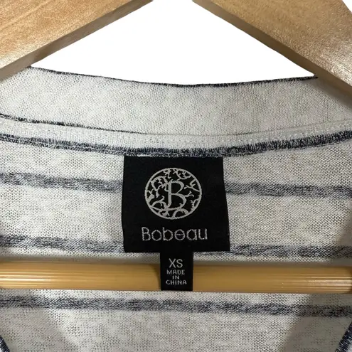 Bobeau Women’s Soft Knit Twist Hem V-Neck Tee in White/Charcoal XS