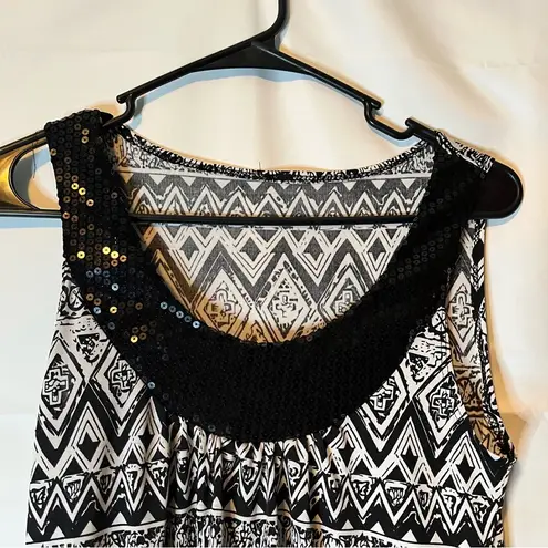Elegant Black and White Patterned Sequin Women's Blouse