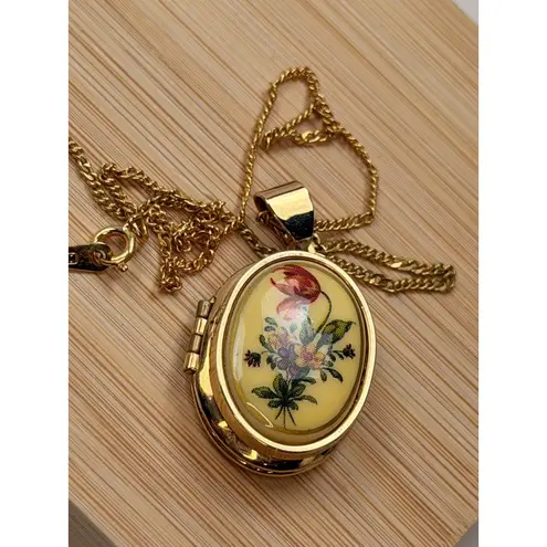 Vintage victorian style Gold