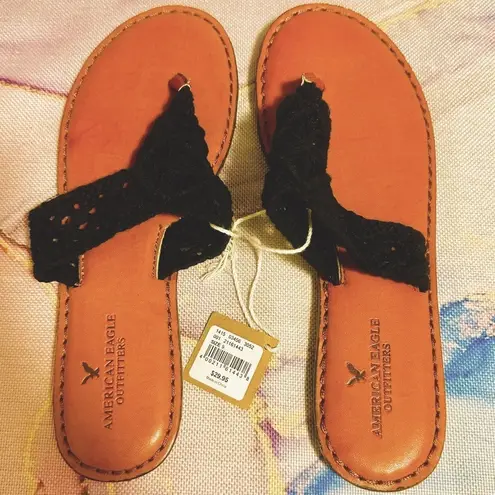 American Eagle NWT! SIZE 9  OUTFITTERS Black Flip Flops