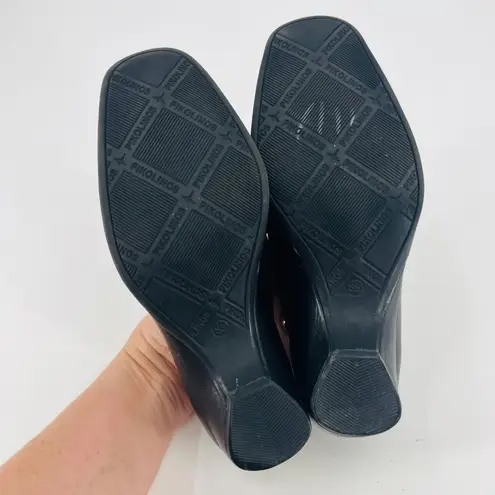 Pikolinos  Black Loafers with Leaf Design Size 5