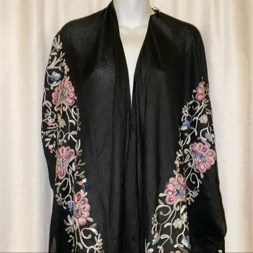 Simply Noelle black embroidered floral shawl (wrp2018-blk) new one size