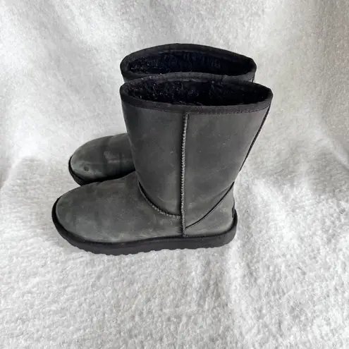 UGG Classic Short Leather Boots Black 1016559 Women's Size 8