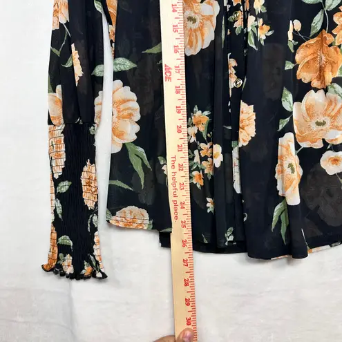 Ember Floral Ruffle Top Long Sleeve Buttoned Women's Medium V