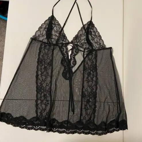 EUC | Women’s lace lingerie top — under bust 34.5” Black Size L