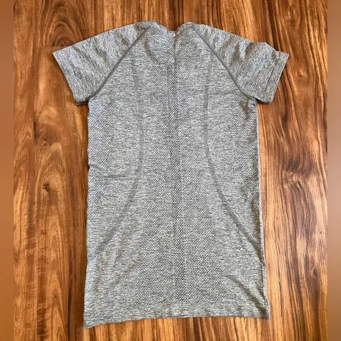 Lululemon  swiftly tech short sleeve